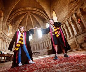 Two kids dressed up as Harry Potter