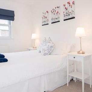 Double bedroom at Crescent House