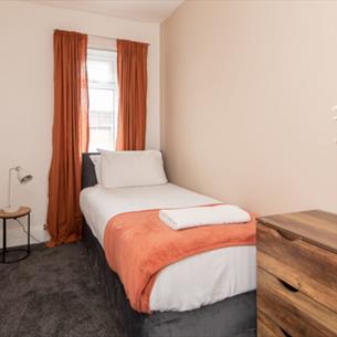 Single room at Dragon's Orchard