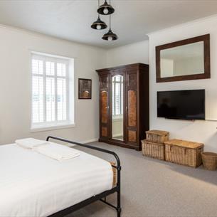 Double bedroom at River-Twine