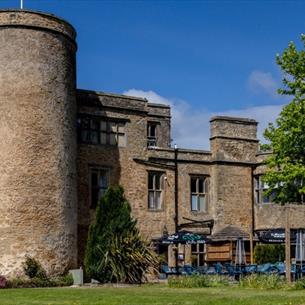 Walworth Castle Tavern & Beer Garden (Credit - Mark Ingram Photography)