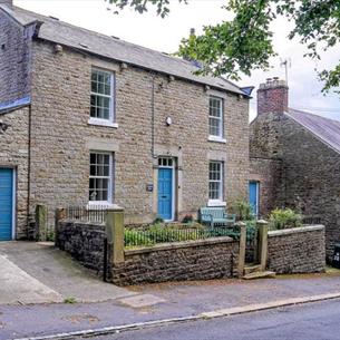 Exterior of Desmond House