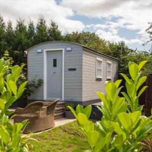 Elsie's Retreat Shepherds Hut at Thinford