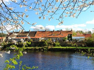 Boot and Shoe Cottage on the river Tees