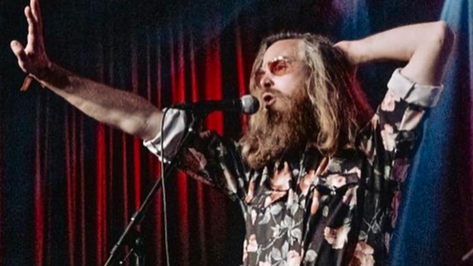 Louis Brennan performing.