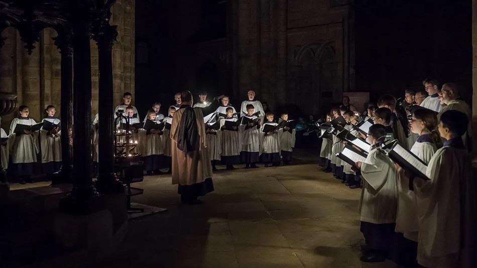 Durham Cathedral Choir singing at the Advent Procession