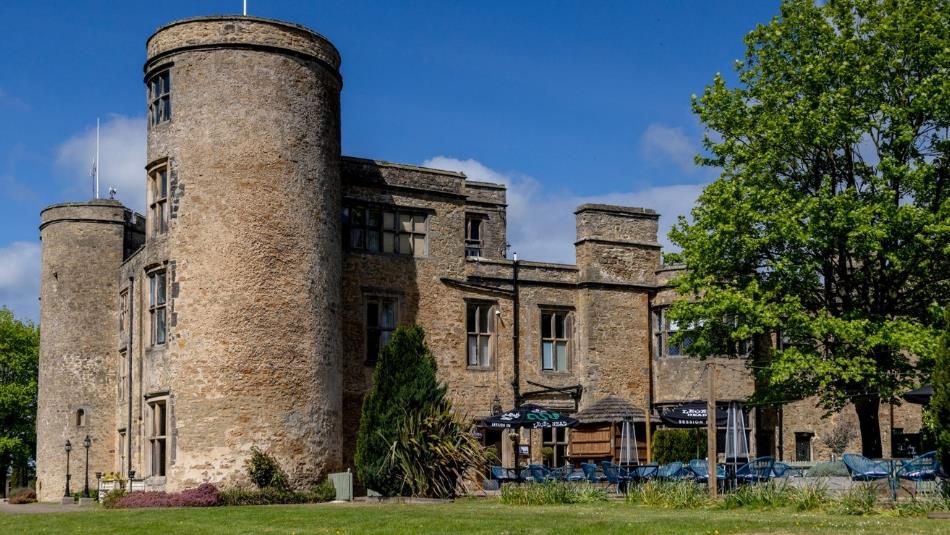 Walworth Castle Tavern & Beer Garden (Credit - Mark Ingram Photography)