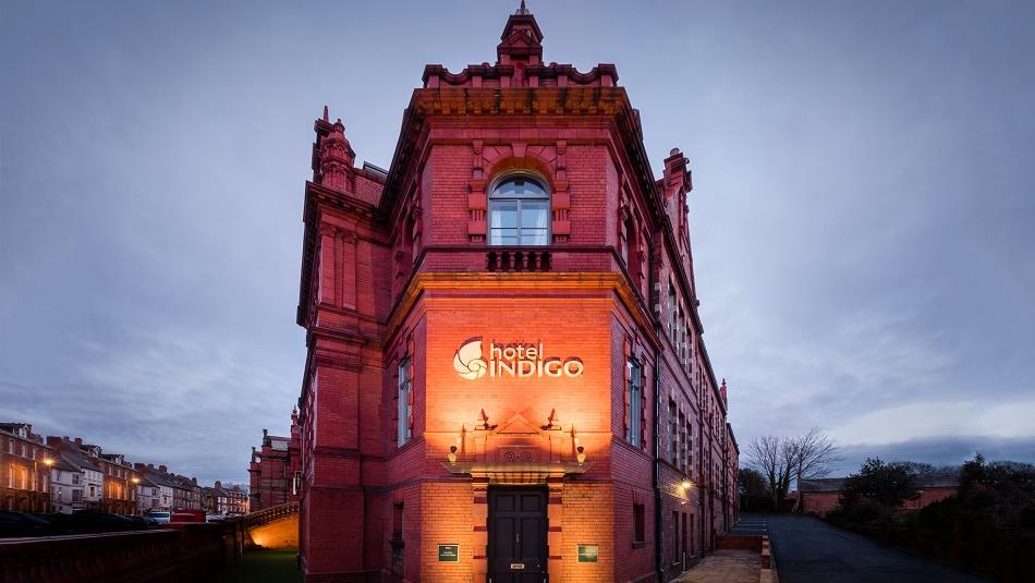 Hotel Indigo External image at night