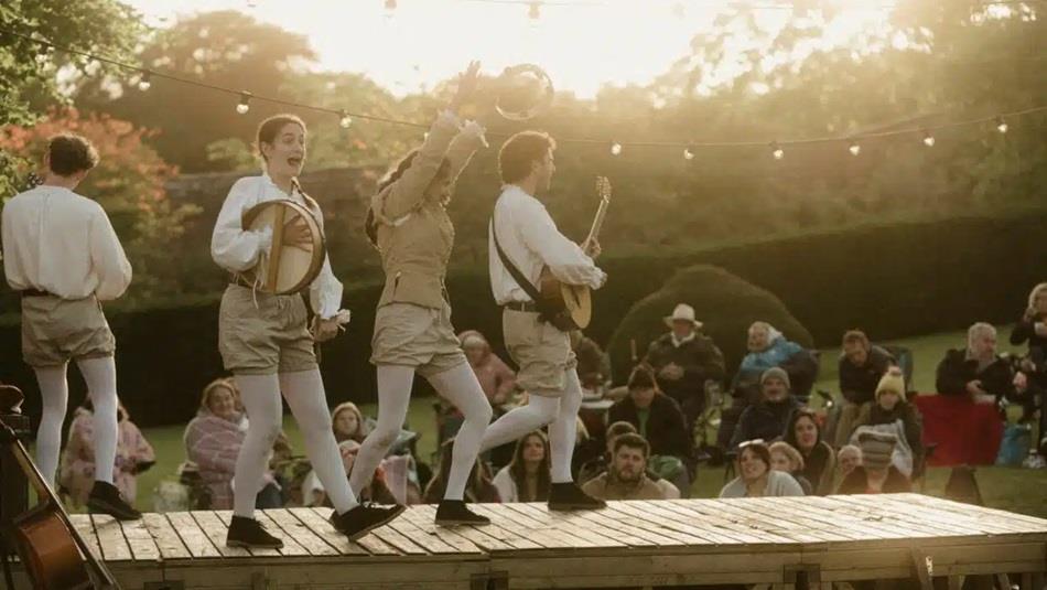The Three Inch Fools performing at Raby Castle