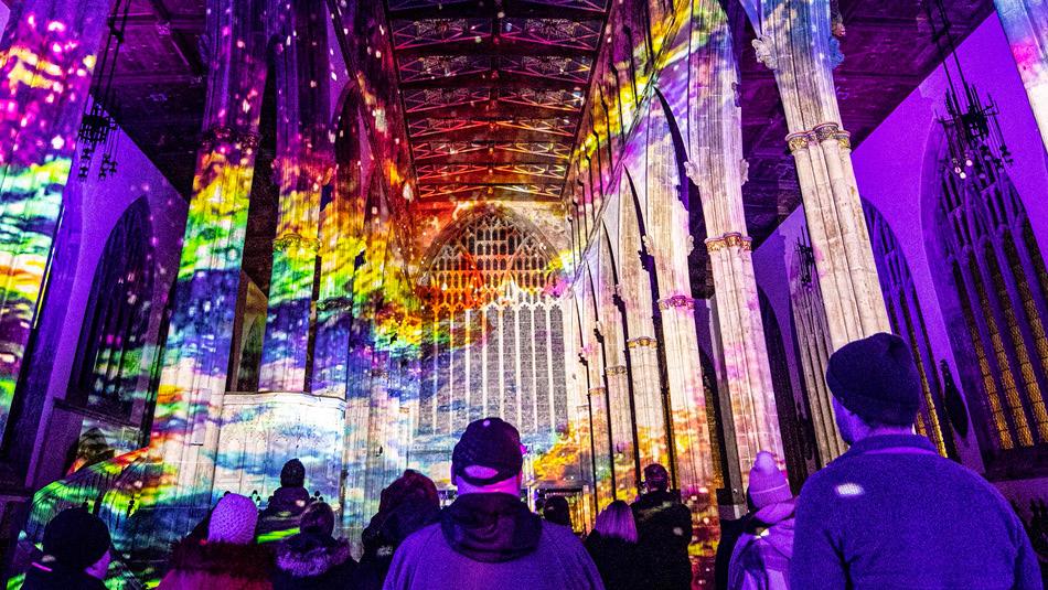 Visitors to the Cathedral experience sound and light art as it is projected onto architectural features transforming and enveloping spaces. Hull Minst