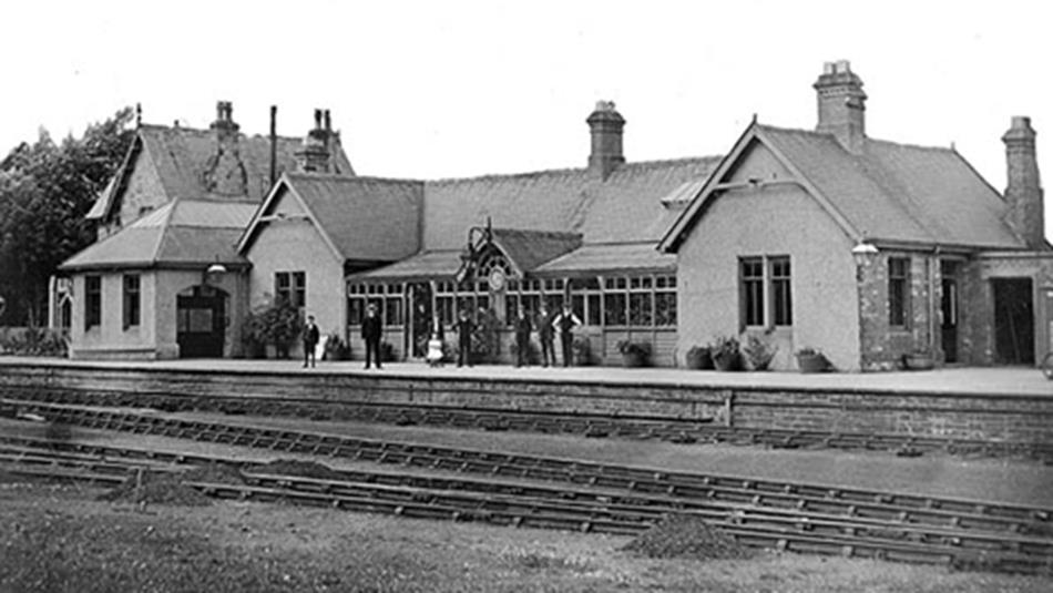Black and white photo of Middleton in Teesdale Station c. 1910.