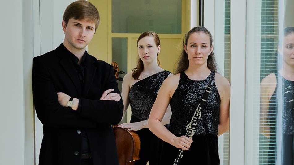 Delphine Trio members.