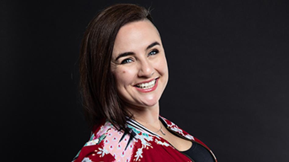 Headshot of Laura Lexx smiling.