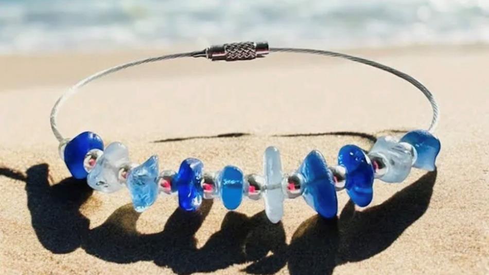 Blue seaglass bracelet.