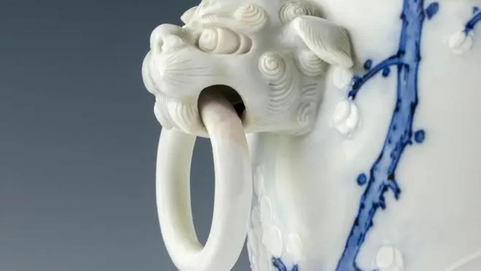 Detail of vase with lion headed handles by Satomi Takeshiro, Hirado, 1872-90 CE