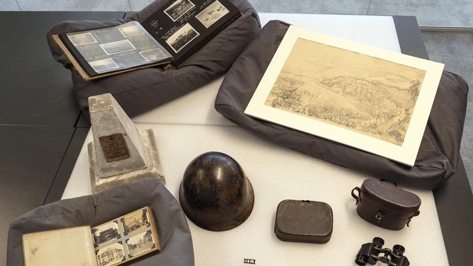 Military items from WWII