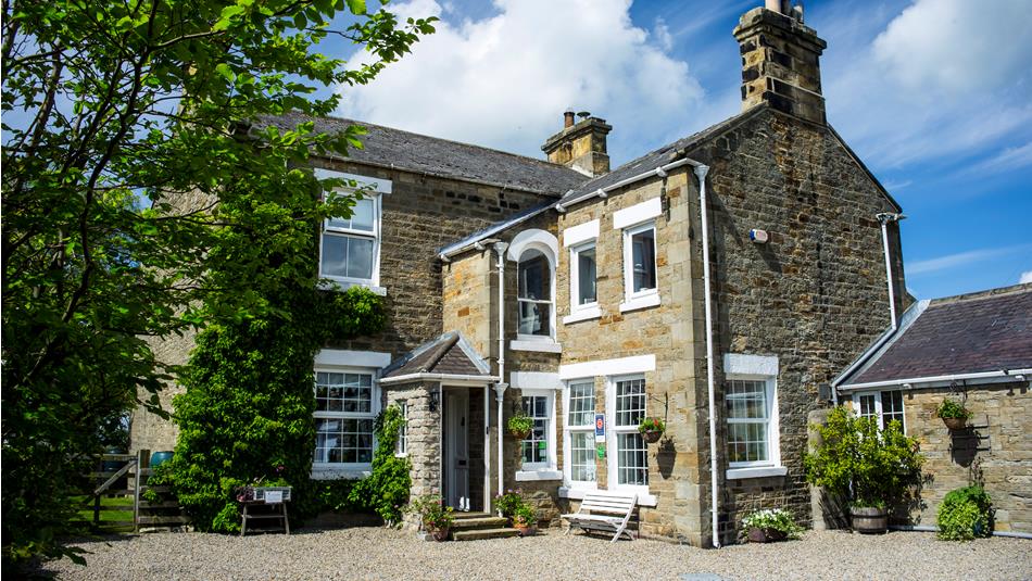 Dowfold House Bed and Breakfast, from the drive