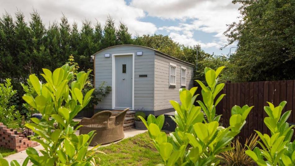 Elsie's Retreat Shepherds Hut at Thinford