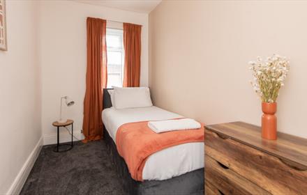 Single room at Dragon's Orchard