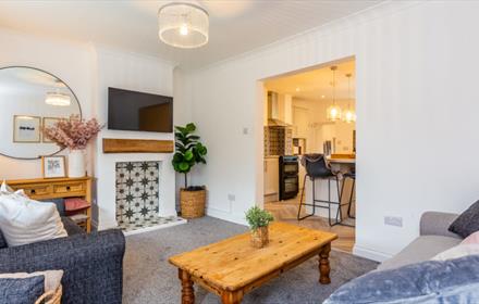 Living room at Pleasant View House