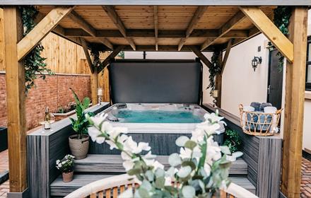 A fabulous Hot Tub at South Causey Inn