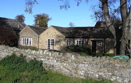 Exterior of Burns Cottage