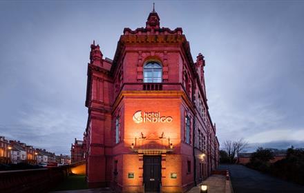Hotel Indigo External image at night