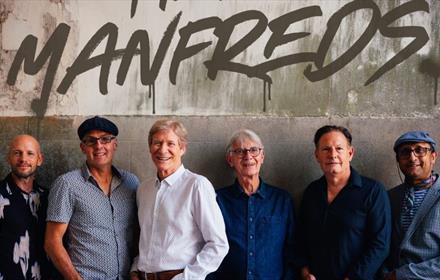 Photo of 6 members of The Manfreds.