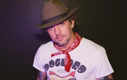 Nashville recording artist Jeremy McComb