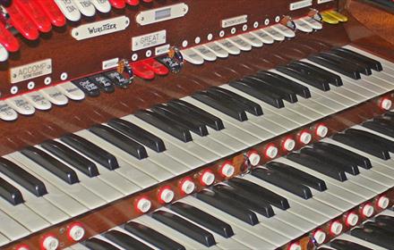 Wurlitzer theatre organ
