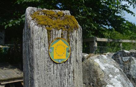 Way mark showing footpath sign