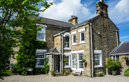 Dowfold House Bed and Breakfast, from the drive