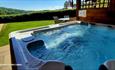 Hot tub with view at Vindomora Country Lodges