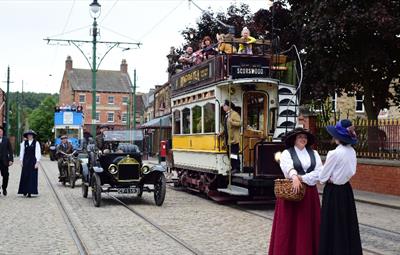 Beamish, The Living Museum of the North 1900s Town, people dressed in costume.
