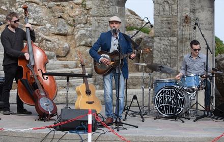 Photo of Mark Harrison Band playing at Minack Theatre in Cornwall