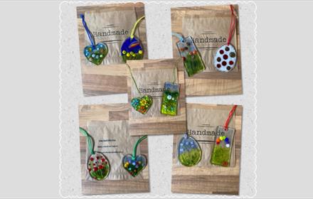 examples of fused glass hanging decorations