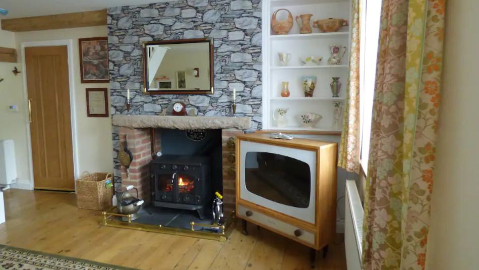 The lounge at Peartree Cottage 1960's Experience