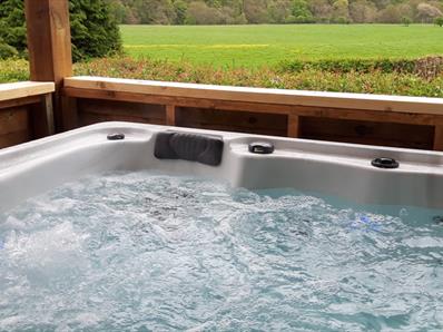 Hadrian tub at Vindomora Country Lodges
