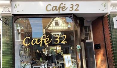 cafe 32