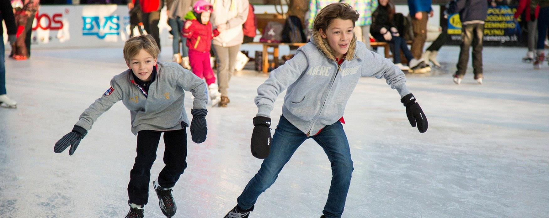 Christmas Ice Skating 2022 Hattiesburg Ms Eastbourne's Lightning Fibre Ice Rink