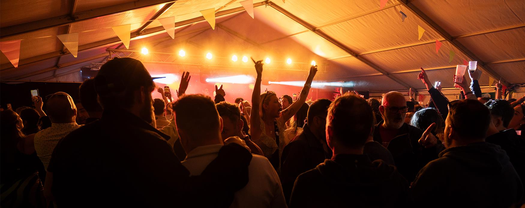 Hit the dance floor|