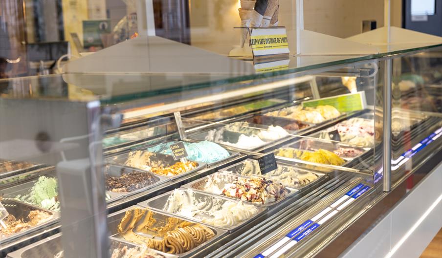 Gelato Famoso Ice Cream Parlour