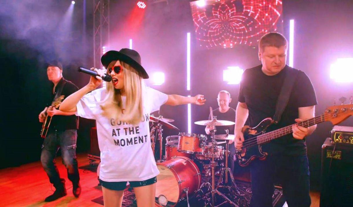 Taylored Swift Bandstand 2026