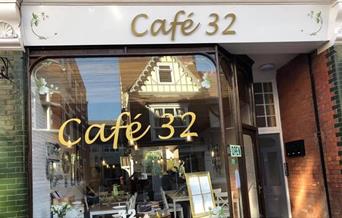 cafe 32