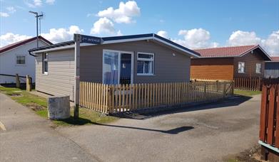 An image of the exterior of the bridlington seaside chalet lets property.