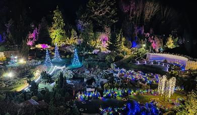 Christmas Scenes & Illuminations - Babbacombe Model Village
