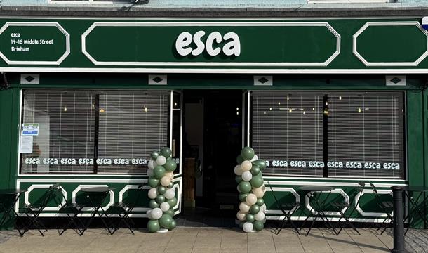 Exterior, Esca, Brixham