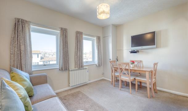 Living / dining room Paignton Dea front Apartment