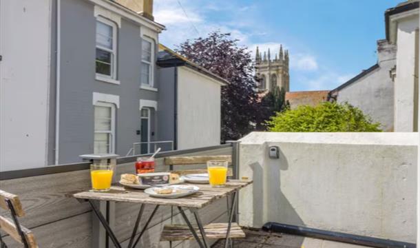 Exterior, Captain's Cottage, 14 Station Hill, Brixham