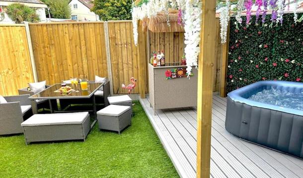 Garden with inflatable hot tub, 19 Dukes Close, Paignton